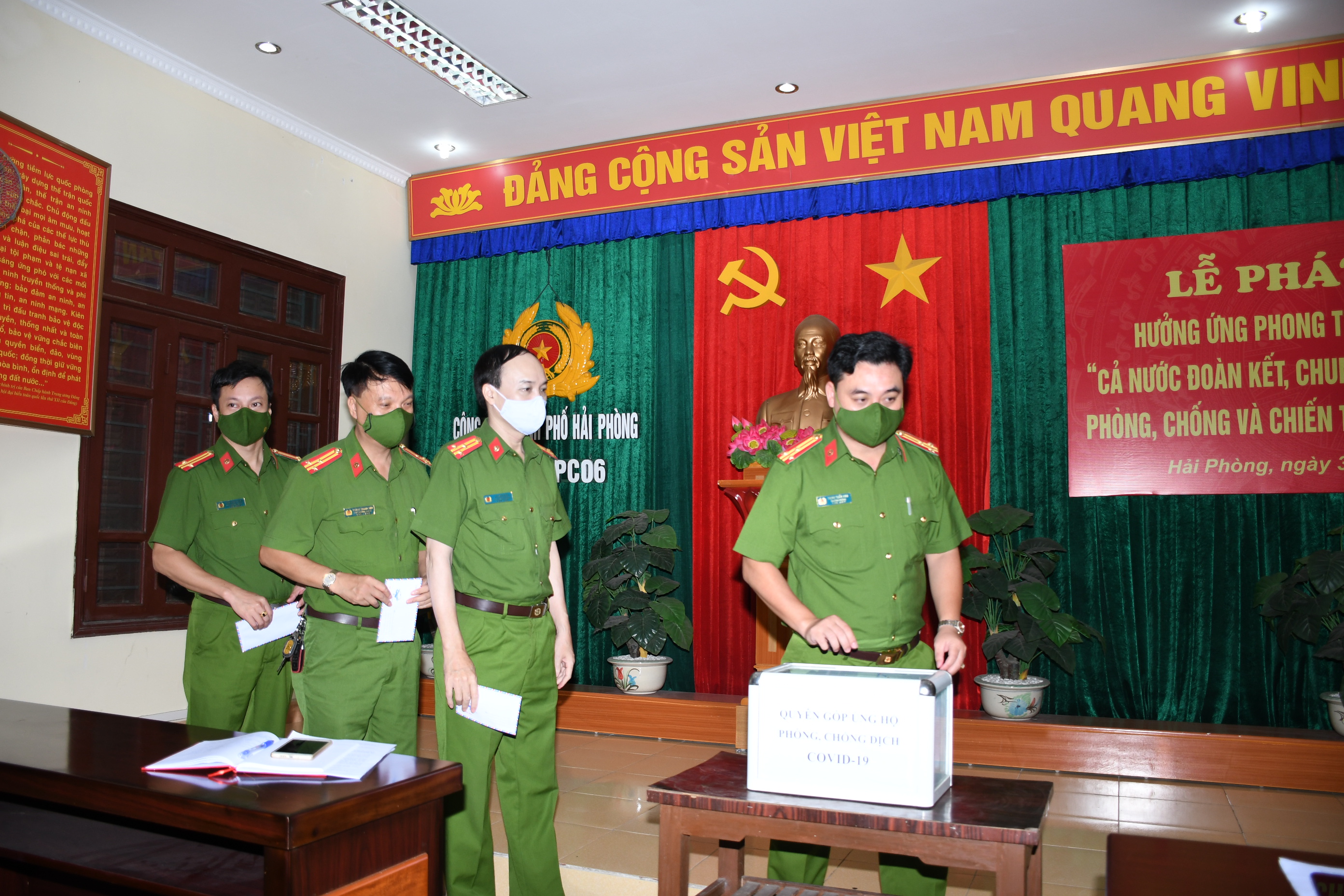 Hưởng ứng phong trào thi đua đặc biệt: “Cả nước đoàn kết, chung sức đồng lòng thi đua phòng, chống và chiến thắng đại dịch Covid – 19”